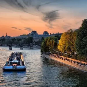 seine river cruise,bateaux mouche paris
